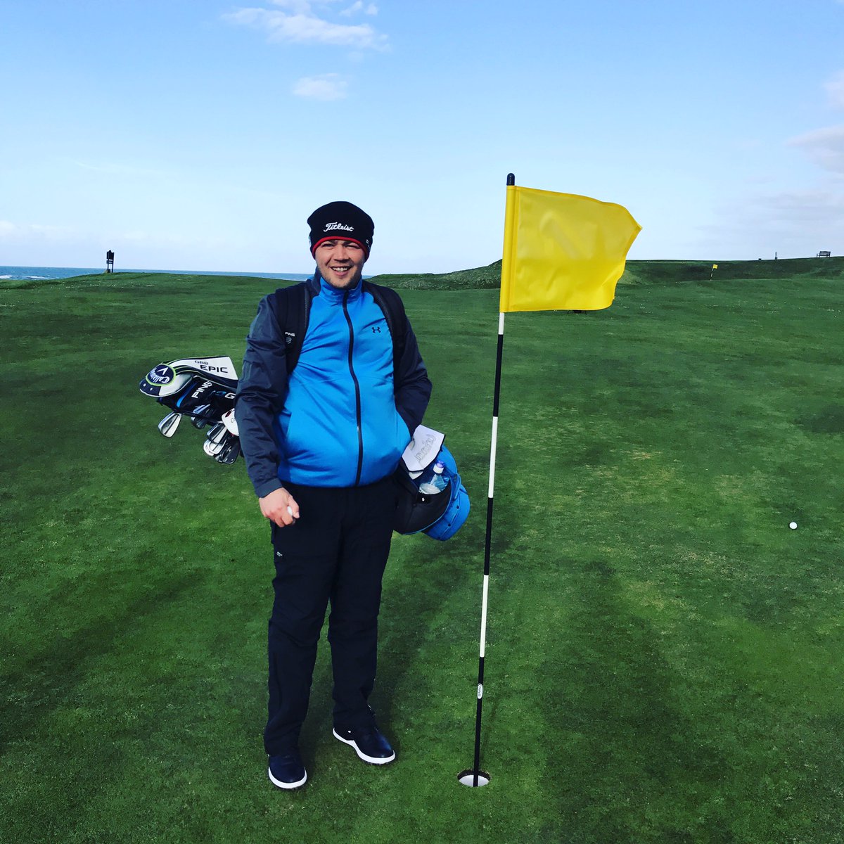 petermyers's tweet photo. Out playing with Kris & he hole in ones the 2nd at Rosehearty! #drinksin #holein1 #4 https://t.co/wQ15bMhDyP