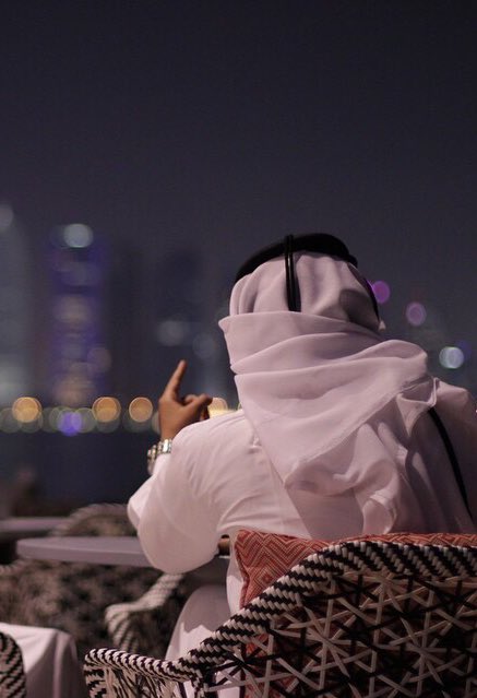 وشلون ماحبه و هو لا قال إسمي ياخذ نفس صدري بلحظه و يرده..