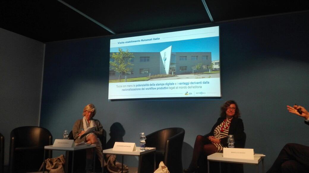 Rotomail_Italia's tweet photo. Un grazie particolare a @AIE e @Messaggerielibri per averci invitato a dialogare su come integrare #pod e logiche distributive #live #TdL17 https://t.co/xNSSHdguif