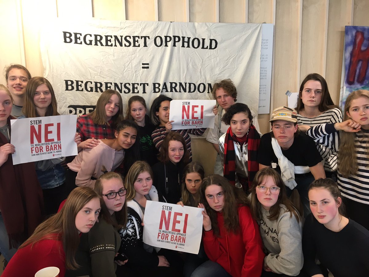 Pressrbu's tweet photo. Begrenset opphold = begrenset barndom. #APLM; stem nei til midlertidig opphold hilsen #PressLM https://t.co/jYxgUByEHV