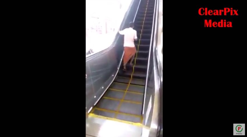 southtubes's tweet photo. Can’t stop laughing after watching this video of mangalore Railway Station https://t.co/42ZglUYPPZ https://t.co/CTQUIdL5xl