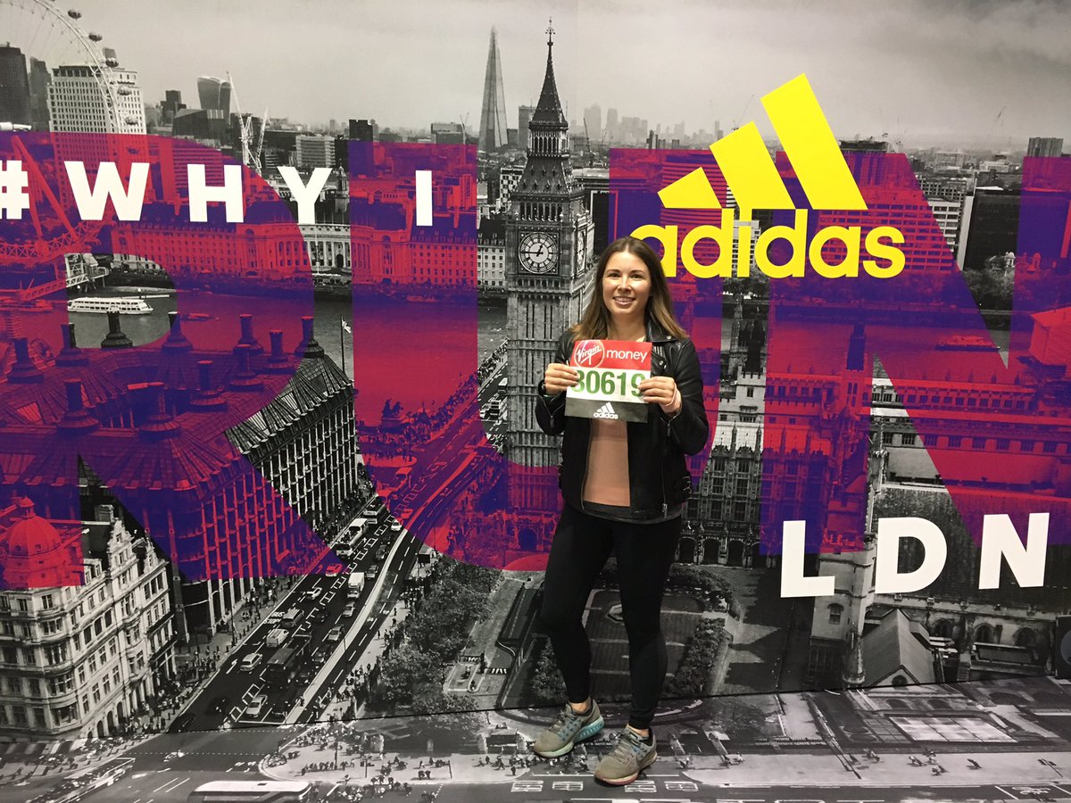 HelenTurner85's tweet photo. It's getting close now... #WHYIRUNLDN #VLM2017 https://t.co/WNwwXVfOO8