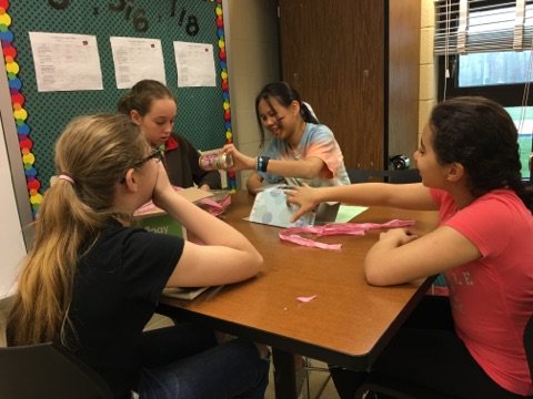 Hereford_MS's tweet photo. Gr6 #EarthDay2017 Ss #upcycle &amp; market repurposed product to see who has the best idea @grobertsbcps @BaltCoPS @DDance_BCPS @CathyWalrod https://t.co/LGe2sya9on