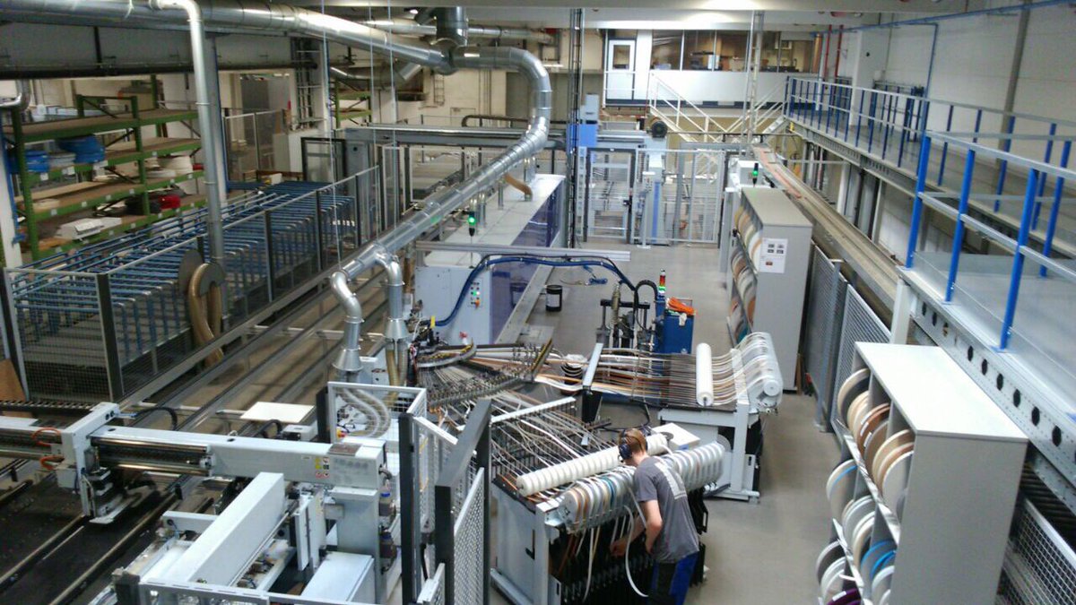 reinerhaseloff's tweet photo. 100.Unternehmensgeburtstag von Burger Küchen: Beste Qualität aus @sachsenanhalt durch 700 Beschäftigte, die 150Mio€ Umsatz weltweit sichern👍 https://t.co/JpD9MDxXbD