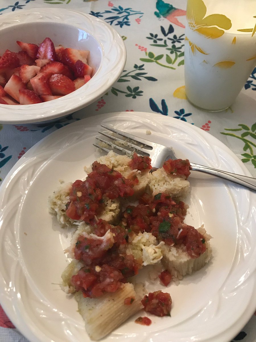 WildMoon_Salsa's tweet photo. It's a treat! #Tamales made w pork & topped w #WildMoonSalsaRed🌶 #pork #salsared #foodie #foodstagram #foodlover https://t.co/YpTZ0pfsul