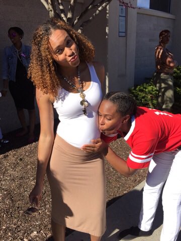unDANiableclass's tweet photo. Tomorrow we find out the sex of the bump!!🤰🏽 ❤️❤️❤️ #PrincessR or #PrinceP ??? 🤷🏾♀️🤔 https://t.co/0678LKkxr2