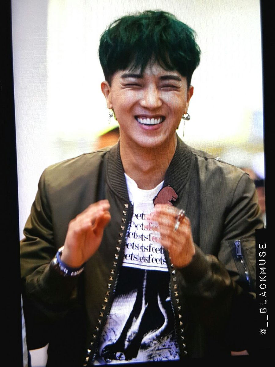 _suzino's tweet photo. When he's really smiling, and we see his eye wrinkles and side chin dimple, my heart melts. https://t.co/UbcxTRKwti