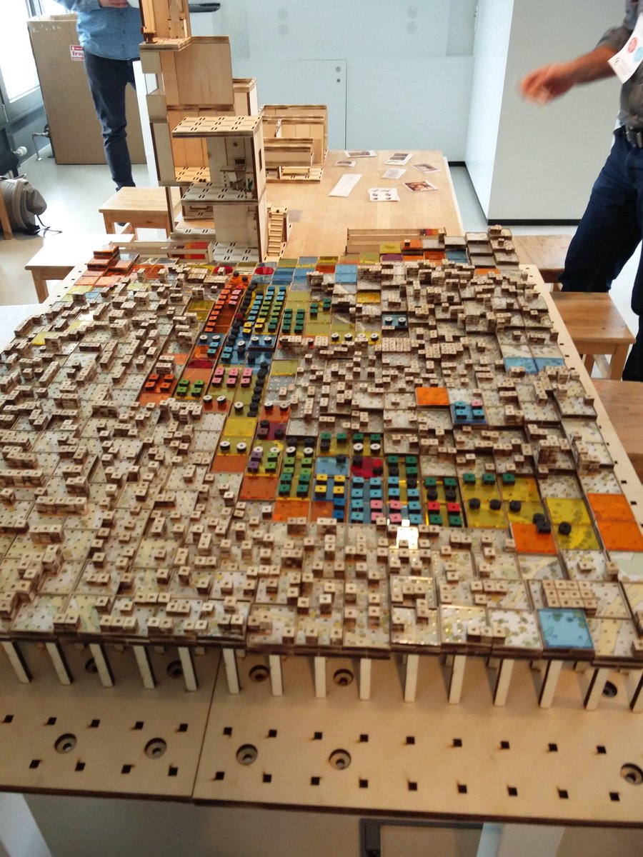jayanthr's tweet photo. Playing squares at #GamesForCities https://t.co/pRlTS58bFm