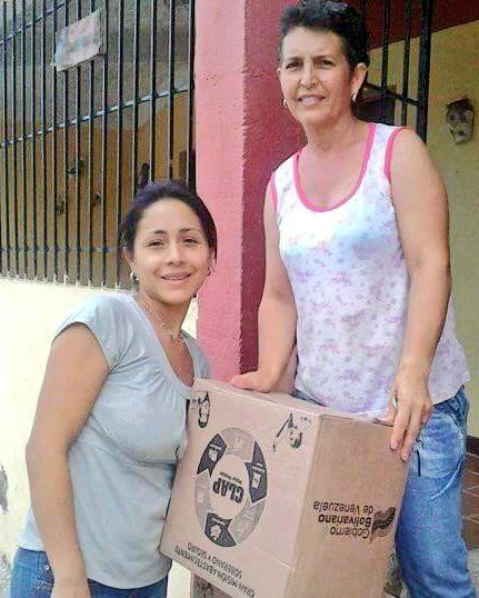 ASBLaTrinidad's tweet photo. Cada día los CLAP trabajamos de la mano con la comunidad, luchando contra la guerra económica. @ClapOficial @JULIOLEONYARA @NicolasMaduro https://t.co/1msbBUEWK0