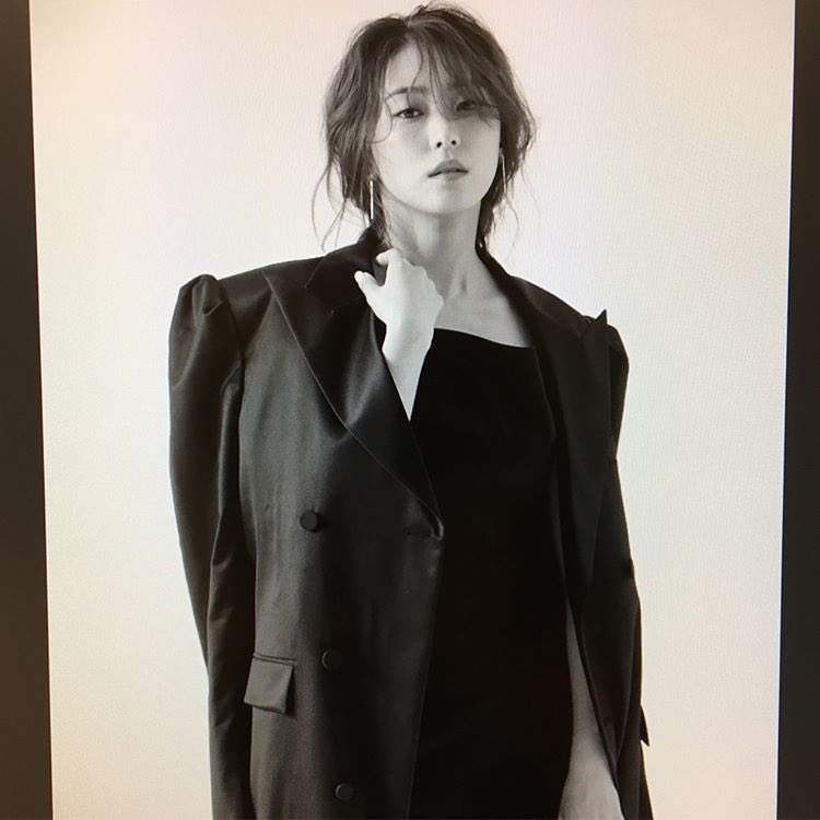 sistarspot's tweet photo. [IG] 170421 #BORA (3):

#Singles #SinglesMayIssue
#Bora #IndividualCut and #BCut

https://t.co/LaQzDol1IV https://t.co/UqLnEOG5QC