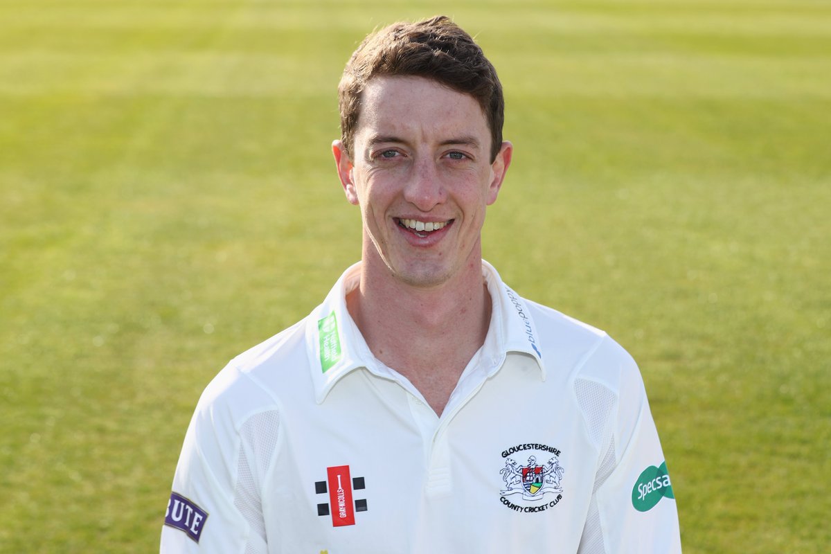 Gloscricket's tweet photo. FIFTY : Will Tavare follows up 100 v Leics with half century (121 balls, 5x4). @Gloscricket 166-4 (49 ov) Card here
 https://t.co/lux4bDhPIW https://t.co/Qktuak8Tt3
