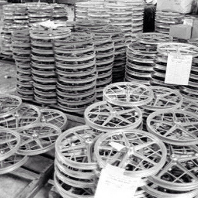 #MOTOMAG #MONGOOSE #CALIBMX #PUROMOTOMAG #BMX #CHATSWORTH #CA #BMXPRODUCTS #MAGS #ALLOY #VINTAGEBMX #VINTAGEBICYCL… bit.ly/2pZf6Hu