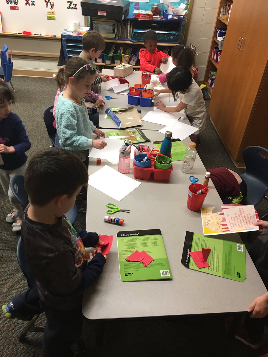 MsSermeno's tweet photo. Working on special creations out of recycled materials! ♻️✅✅ #morningwork @RockinRoom14 https://t.co/rPuGA1GCCb