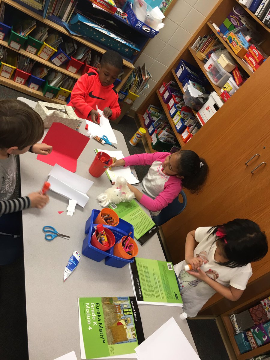 MsSermeno's tweet photo. Working on special creations out of recycled materials! ♻️✅✅ #morningwork @RockinRoom14 https://t.co/rPuGA1GCCb