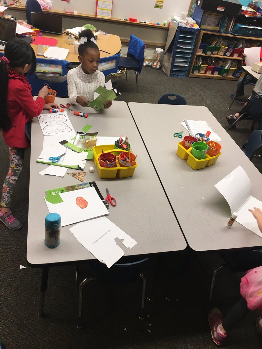 MsSermeno's tweet photo. Working on special creations out of recycled materials! ♻️✅✅ #morningwork @RockinRoom14 https://t.co/rPuGA1GCCb