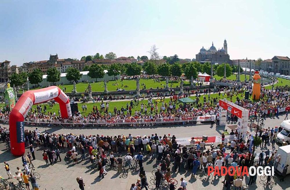 Pronti per la #padovamarathon? Nello stand della Provincia di Padova a disposizione visite gratuite con guida alla città.