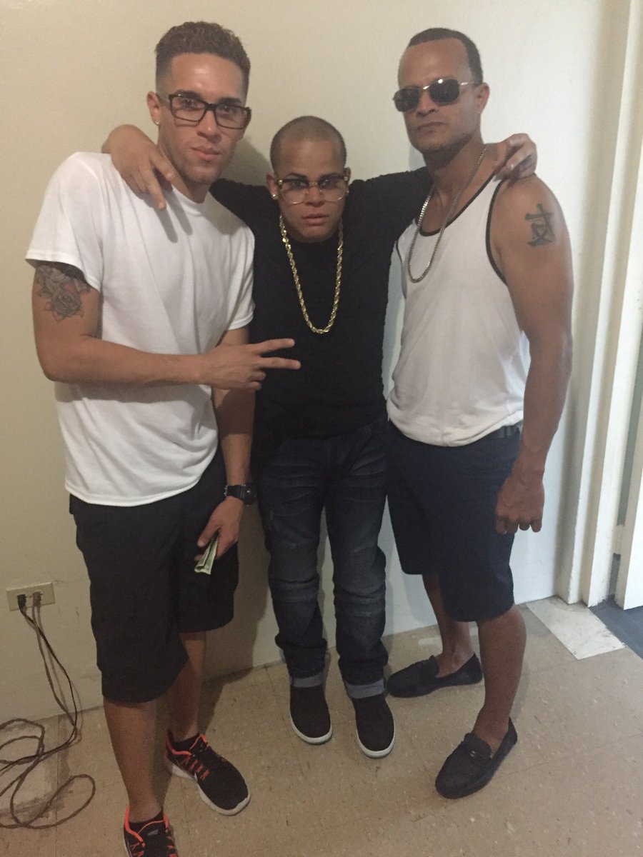 JTNDYMUSIC's tweet photo. LOS MΓS DE VERDAD LOS REALES... USTEDES SON COMO SCARFACE PELΓCULA NA MA!!! πππ
#INDEPENDENT4LIFE
#JRFAMILY
#NDYMUSIC https://t.co/c6WH5rbGuV