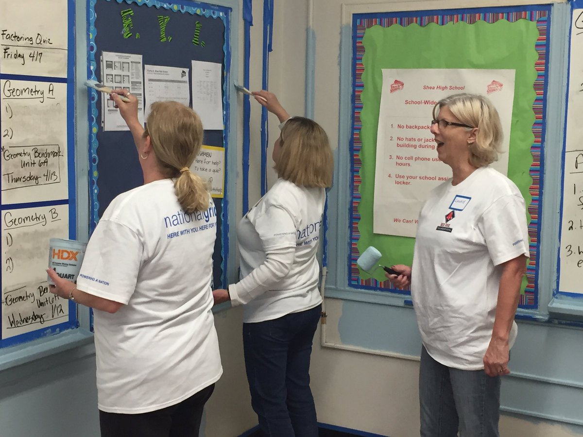 TimNGrid's tweet photo. 42 @nationalgridus volunteers painting classrooms and murals with @RedSoxFund at Charles E. Shea High School in Pawtucket 🎨 https://t.co/f4uPXgu7Av
