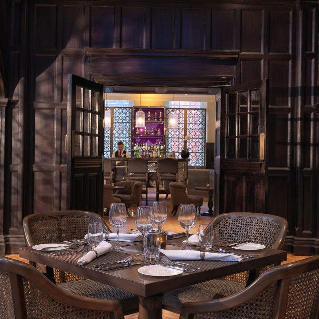 We had an incredible lunch <a href="/TheLalitLondon/">The Lalit London</a>'s Baluchi. That truffle naan blew our minds ... #LondonEats #FridayFeeling #foodie #SE1