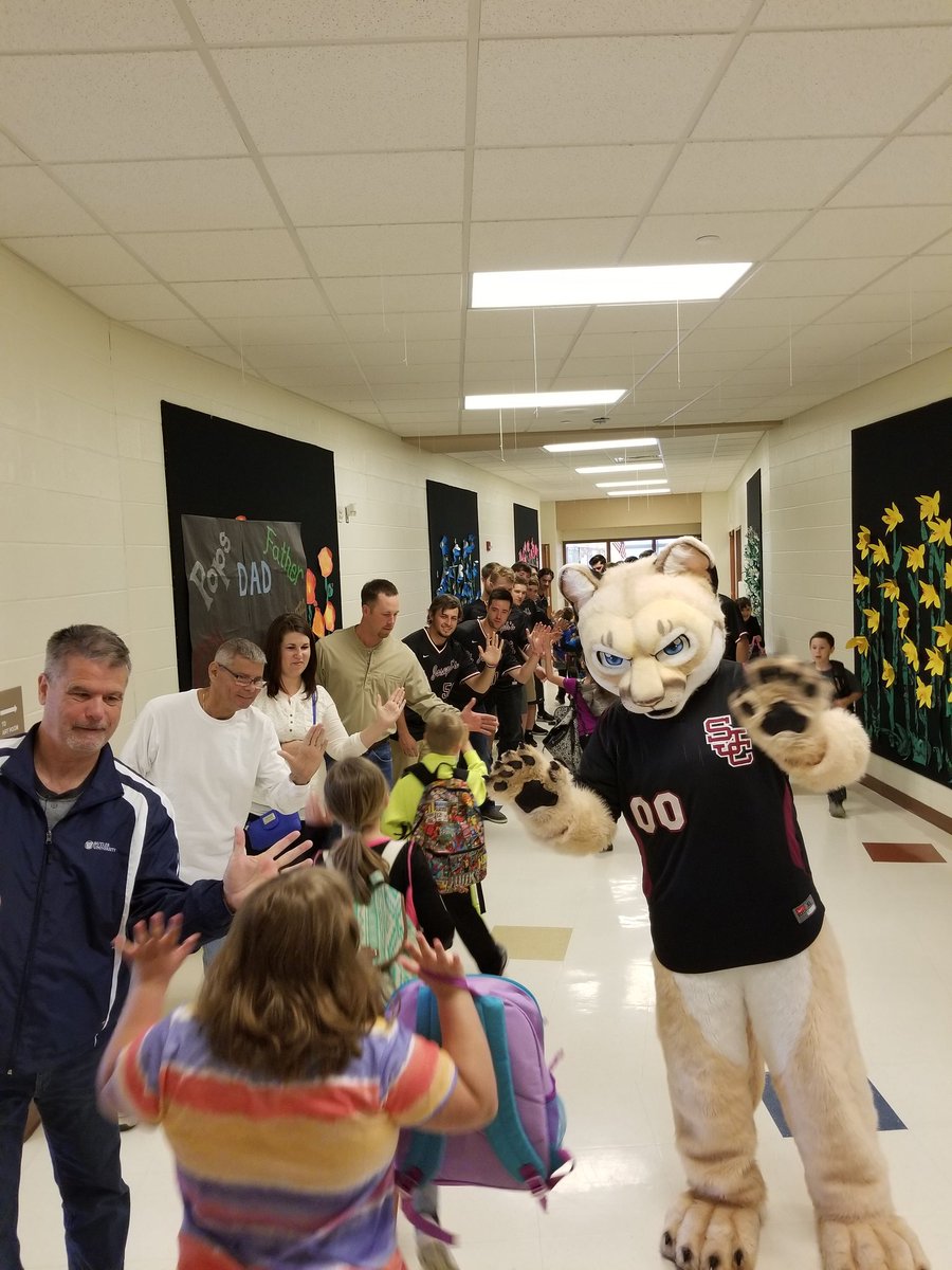 BjSammons50's tweet photo. Last High-Five Friday of the school year!
@rcpsprincipal @PumaBaseball @SJC_Athletics @TQT1990 @SJC_Pumas @rickodette @thecoachscave https://t.co/TODybf9W4V