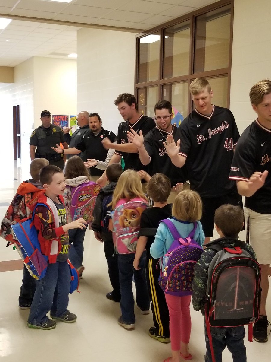 BjSammons50's tweet photo. Last High-Five Friday of the school year!
@rcpsprincipal @PumaBaseball @SJC_Athletics @TQT1990 @SJC_Pumas @rickodette @thecoachscave https://t.co/TODybf9W4V