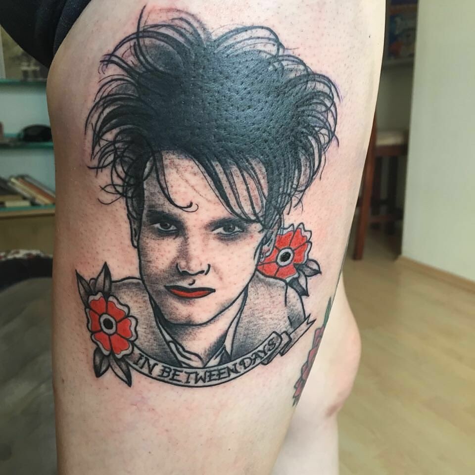 Hoy es el cumpleaños de mi héroe Robert Smith  birthday 