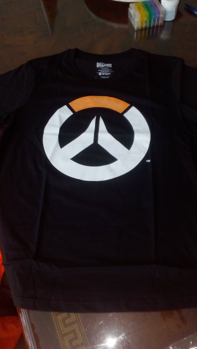 beestpindakaas's tweet photo. Bought a shirt https://t.co/pz0glkGVdf
