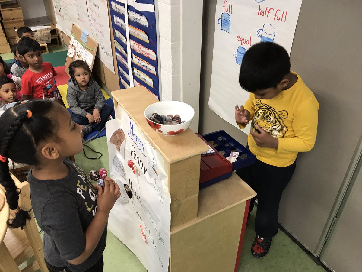 mrsmmangos's tweet image. Working on our #mathplc at the Dramatic play centre today #sweetsRus @John_McCraePS @tdsb @Tall_teacher