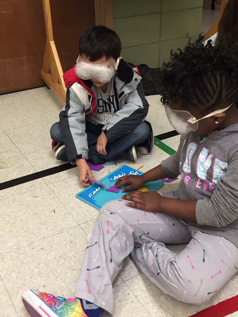 b_lewisBCPS's tweet photo. Students learning about the difficulties of Visual Impairments! #lightupLES https://t.co/GADRGD5vwc