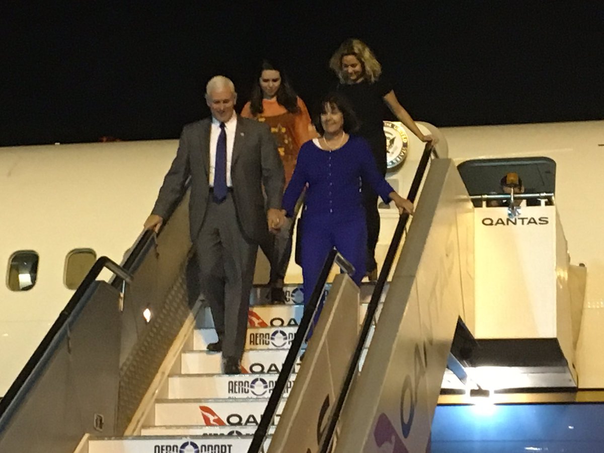 .@VP США Майк Пенс прибыл в Австралию! #VPinAUS