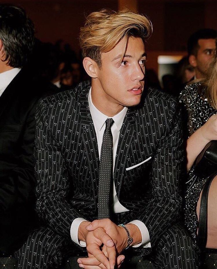 PromoVanwolf's tweet photo. ┇Se busca ┇

▸ Mike Nelson. 
▸ Vampiro. 
▸ FC: Cameron Dallas. 

Más información → https://t.co/qLZbBkJOwz

¿ＲＴ? https://t.co/LI2DGsCZss
