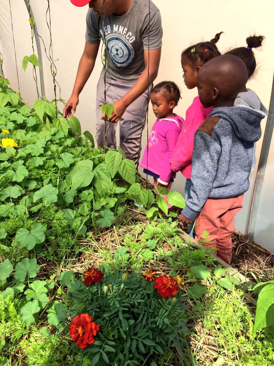 creationwines's tweet image. From #PebblesProject garden baked by #CreationChefs some of the ECD and ASC children enjoying afternoon tea. #GardenForFuture #FutureChefs