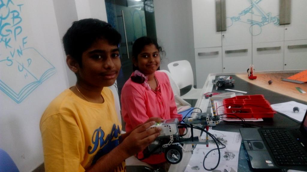 mohdjalaludheen's tweet image. #juniorrobotics
#studentstraining
#Ev3
#WeDo2.0
@edustemstudio 
@EdutechIndia