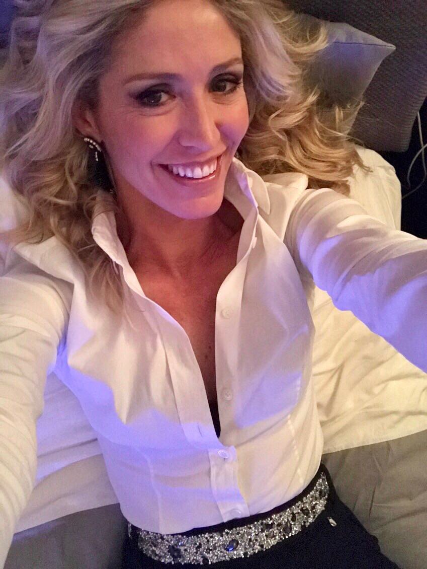 Modadivas's tweet image. The gorgeous @marina_graziani let herself be seduced by the iconic @ElesItalia belts 
modadivas.com/Magazine/Defau…