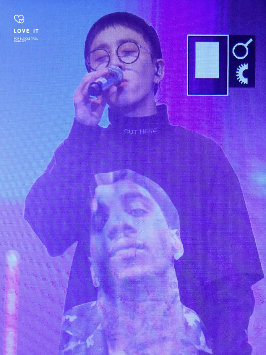 900924net's tweet photo. 170421 청주 드림콘서트 #블락비 #태일 #이태일 @BB_taeil 오늘도 노래해줘서 고마워 💖 https://t.co/oKPnSVviz4