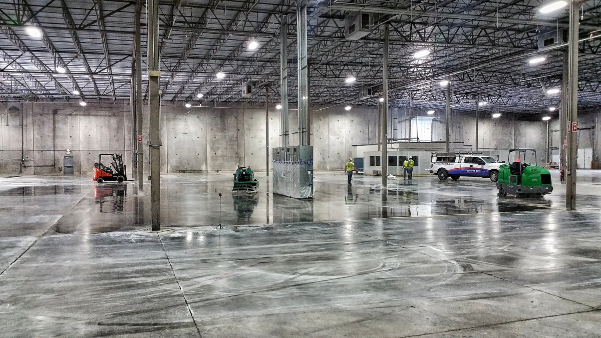 concria's tweet photo. 120.000ft #Concria TrowelPolish project in Dallas, TX. @IandLrentals @MQINC #polishedconcrere #trowel #concrete https://t.co/XXdfVEEnbP