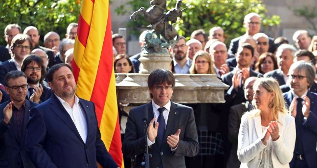 Catalan politicians declare commitment to independence referendum
irishtimes.com/news/world/eur…