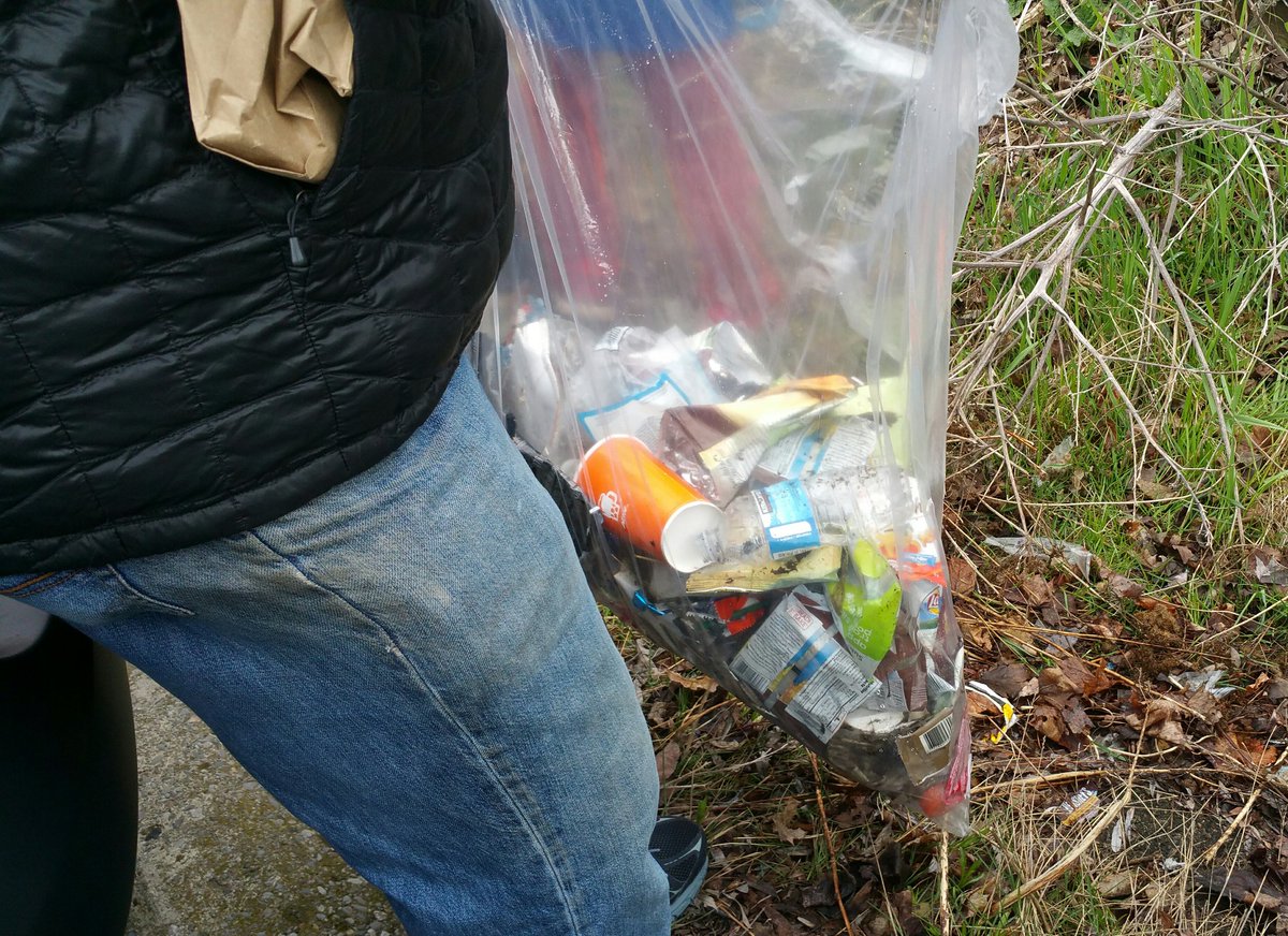 CrazyEco's tweet photo. #rm207 garbage pickup champs @RJLANGTDSB https://t.co/hzHHLph8mL