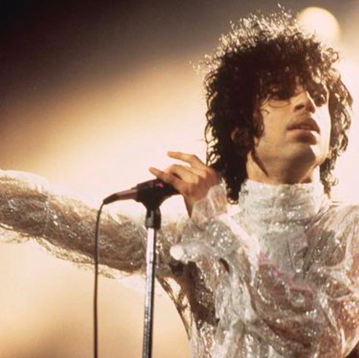 justsanaa's tweet photo. #NowPlaying 💜💜💜 #Repost @blackvoices one year since we lost Prince. Let us celebrate his life today and everyday. #PrinceDay https://t.co/z6XlKDmyu5