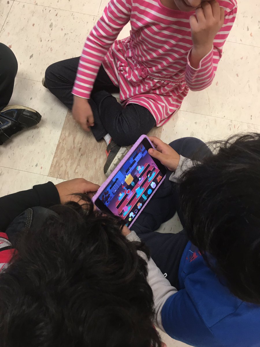 BrodnickiMusic's tweet photo. Kindergarten's first time on @apple iPads @BrodnickiSchool! Playing @tocaboca #TocaBand They love making ostinatos with cartoons! https://t.co/pSfbnGZ33s