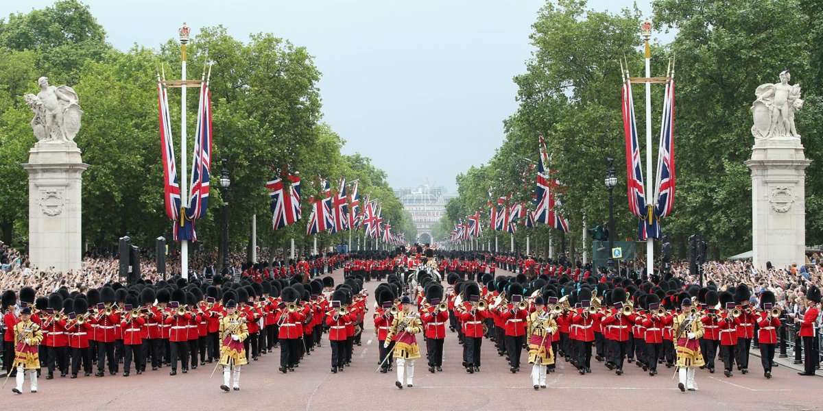 Don't miss your chance to enter the ballot for tickets to Trooping the Colour! It closes on Sunday... girlguiding.org.uk/what-we-do/eve…