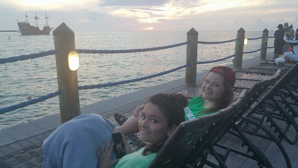 casmcdonald2's tweet photo. Miss these nights with @smoot_ava 😩💞⛅️ https://t.co/429sGV4k5K