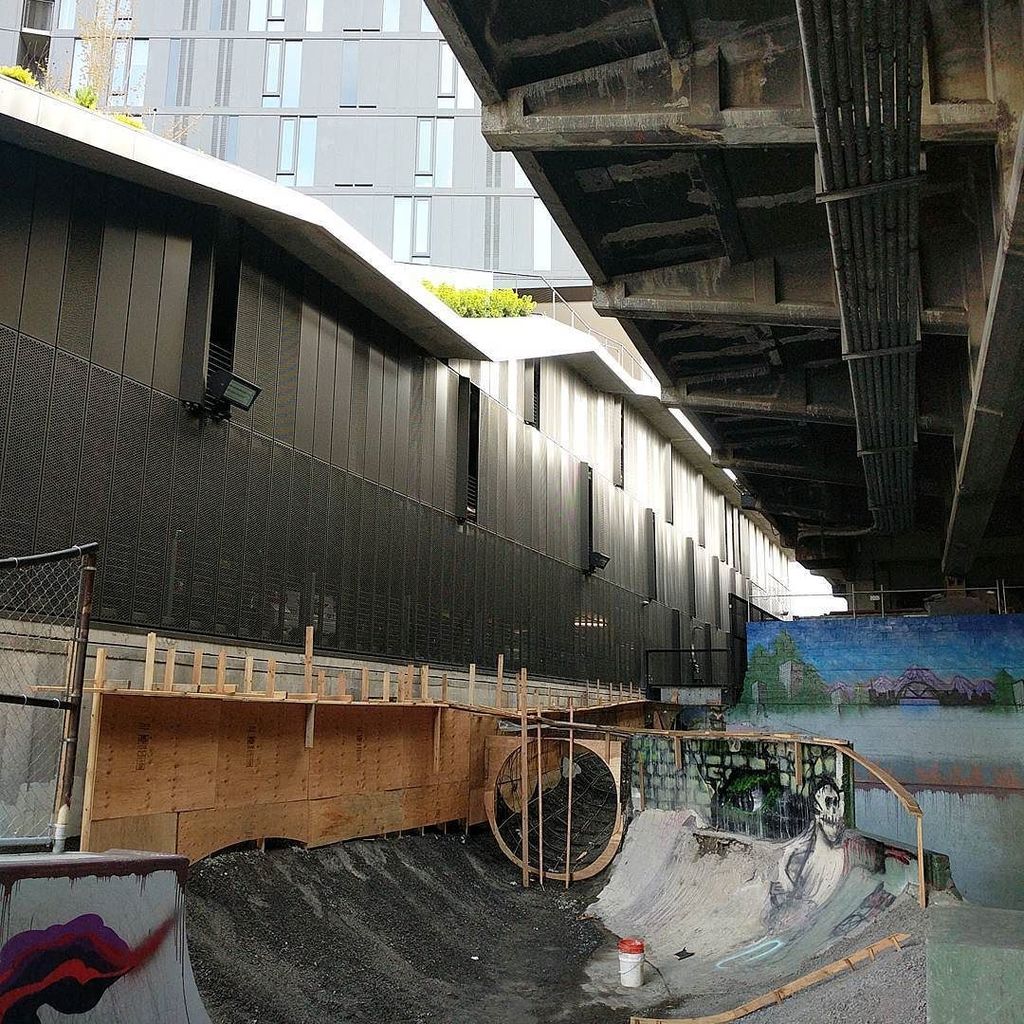PropelStudio's tweet photo. Exciting changes at Burnside #Skatepark! #chute #tubein #warpfactor4 https://t.co/zbVYUUsi7U https://t.co/S2rGtTz01b
