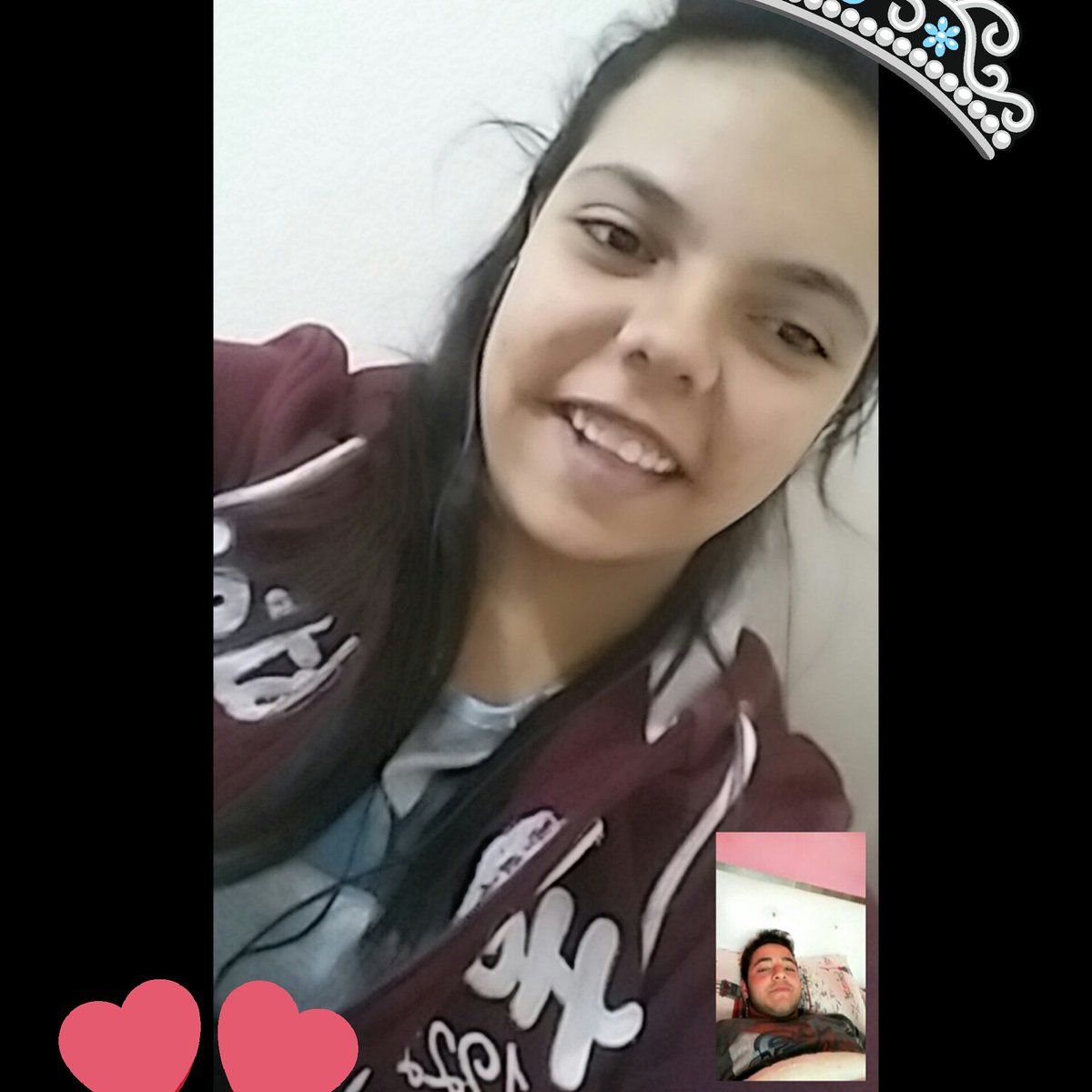 Kalbi şu kız kadar güzel başka bir insan gösteremezsiniz bana.Saçının tek teline dünyayı yakarım.Şu iğrenç dunyadaki en mükemmel detayimsin❤