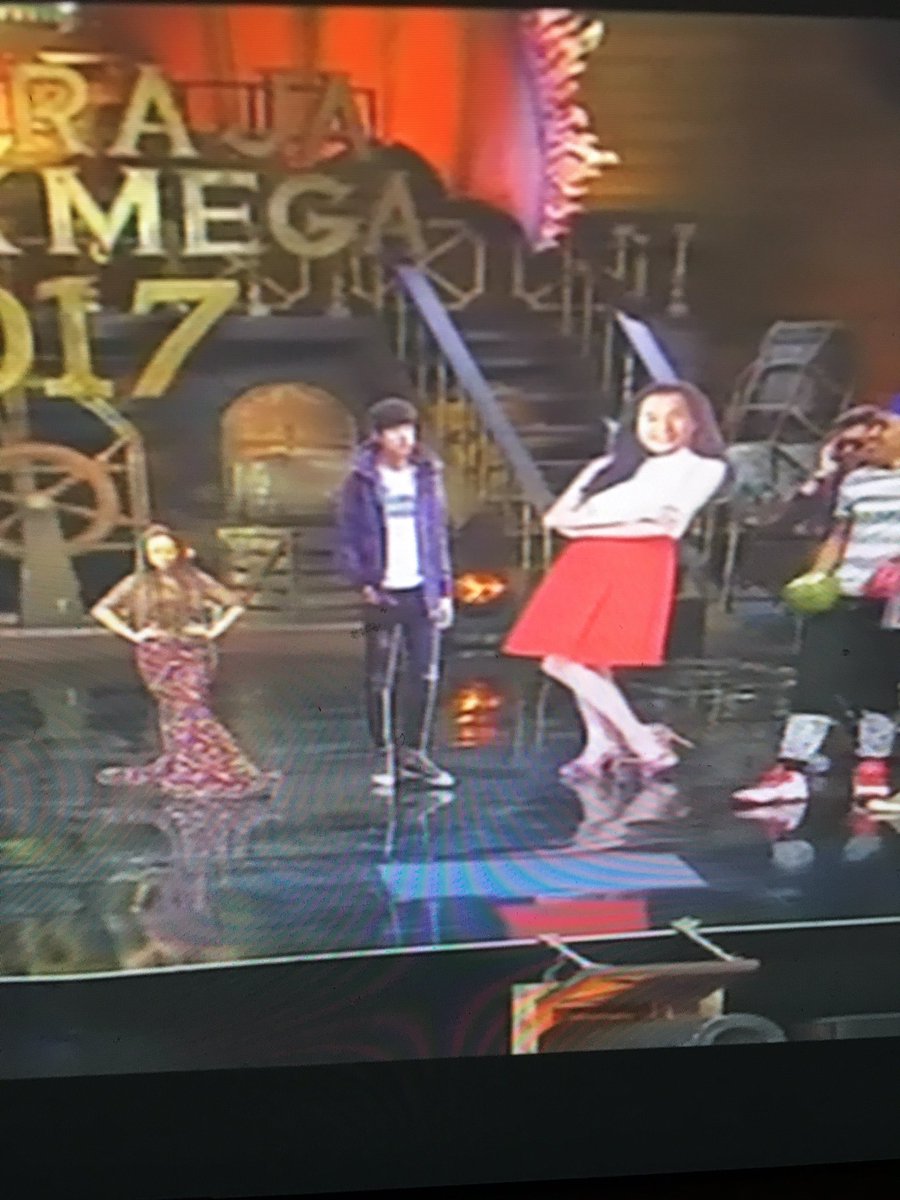MaharajaLawak's tweet photo. #maharajalawakmega #DatoAc dah masuk #BoceyMLM eh? https://t.co/iz2qvDCtmF