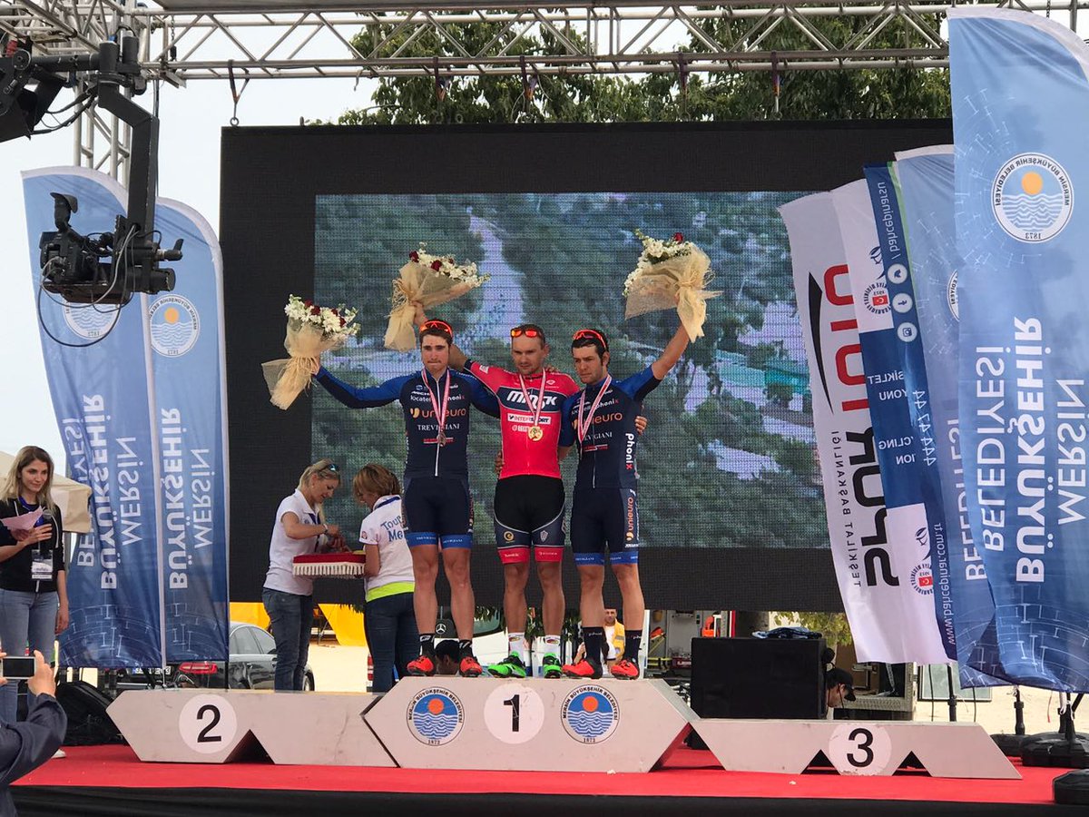 bicitv's tweet photo. #TourofMersin: Siarhei #Papok mette in fila Jose #Viejo e Mattia #Viel @TeamUnieuro
https://t.co/jOg7aILFbP https://t.co/wC6QIjN7wi