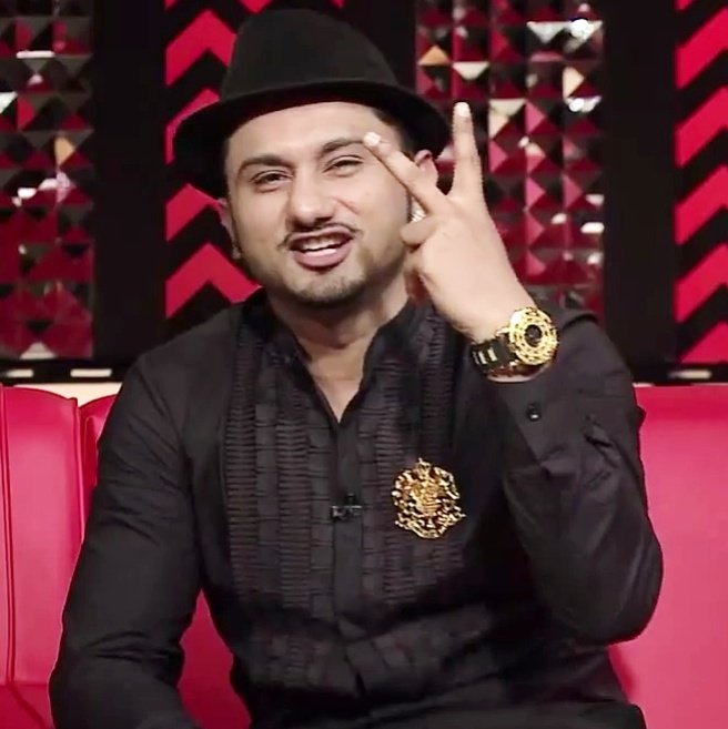yo_yo_army's tweet photo. Cuteness level = Yo Yo Honey Singh 😍😍
👑 Swagger Singh 👑
Super Hit Pictures Kaa YoYo ❌ Factor 💠
Keep Blessing @asliyoyo 🔥
#RiseAndShine https://t.co/wBGiJ2d6G8