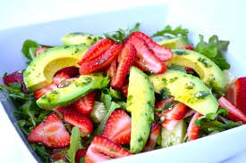 Try this delicious Avocado Strawberry Caprese salad recipe!

#saladseason #spring #healthy 

ohsheglows.com/2016/06/07/avo…