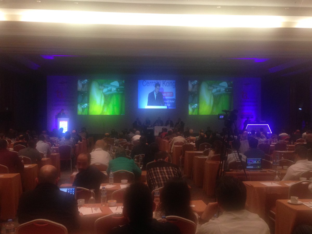 YesilCerrahi's tweet photo. Dr.Engin Hatipoğlu #elcd2017 kongresinde Cerrahpaşada rutin olarak kullandıkları #PINPOINT sisteminin avantajlarını anlattı. https://t.co/haUPEBwAQK
