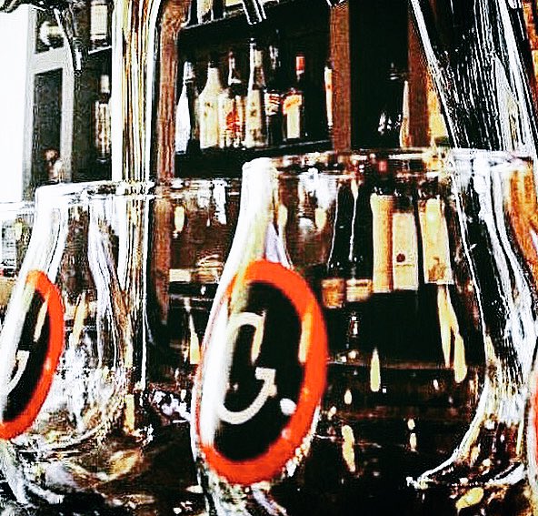 GourmetBistro's tweet image. What makes your #weekends great? Email reservations@gourmetbistro.ca to book a spot for tonight or #Saturdaynight 
#FoodieFriday #Vaughan